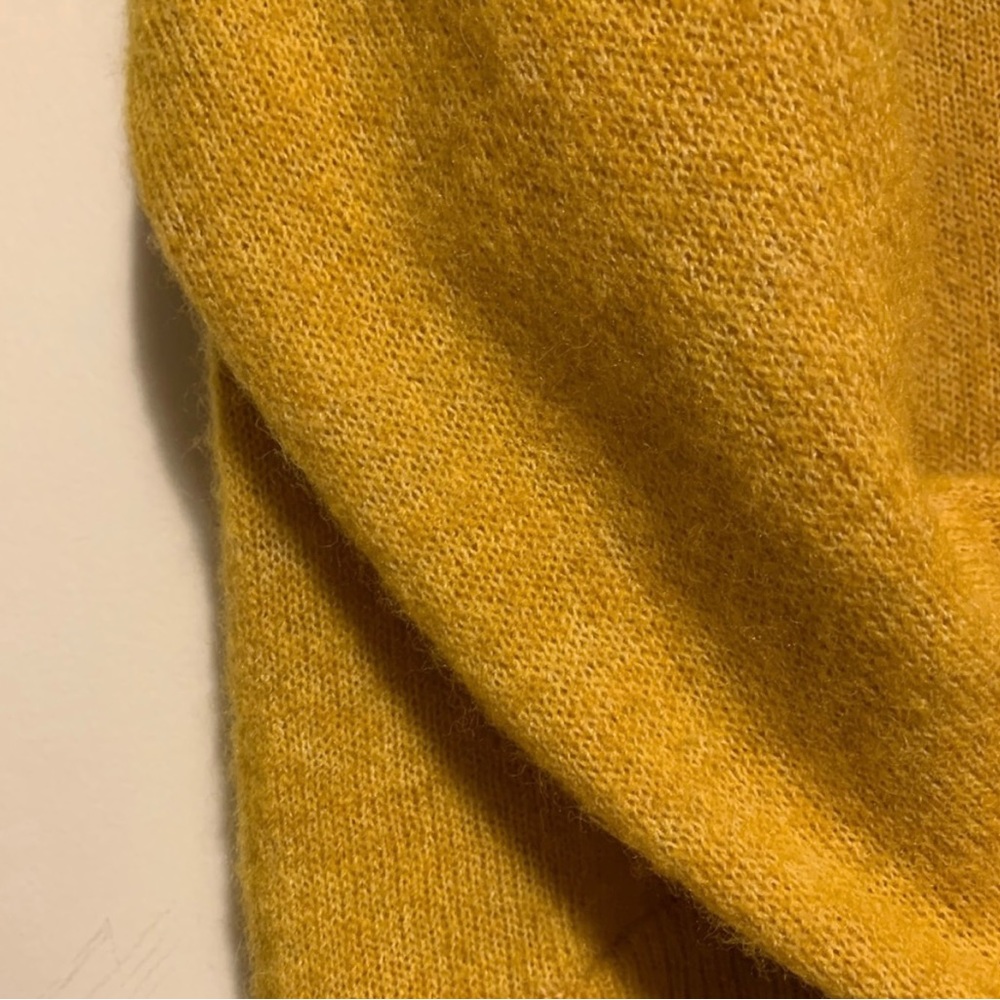 Beautiful Selected femme sweater in yellow mustard color - Picture 4 of 9